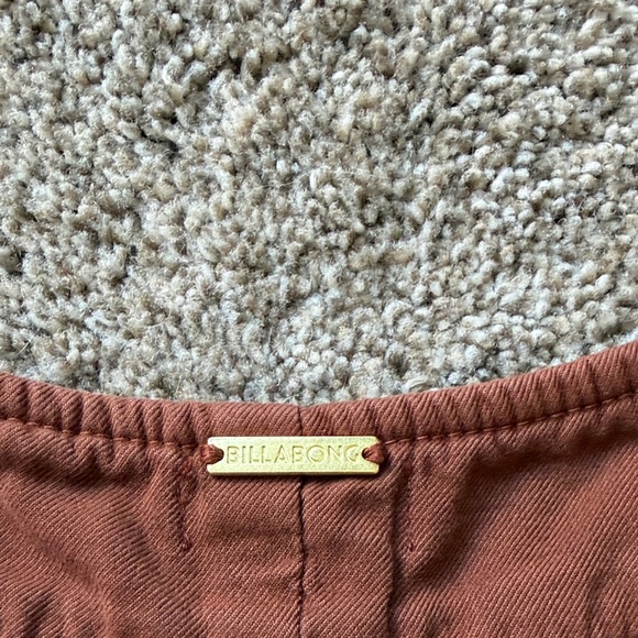 Billabong - Picture 7 of 7